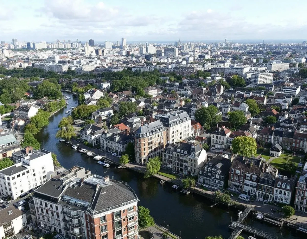 Naviguer le Labyrinthe Juridique : Votre Guide 2025 des Droits et Devoirs en Immobilier et au-delà